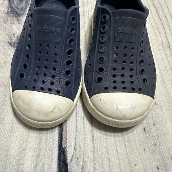 Native Jefferson Navy Blue Kids Slip On Water Shoes Size C8 - Picture 7 of 8